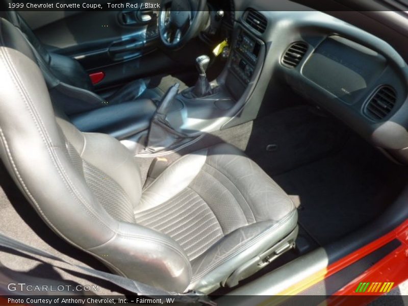 Torch Red / Black 1999 Chevrolet Corvette Coupe