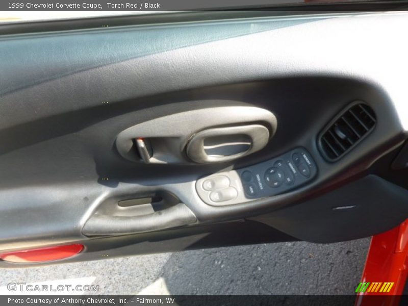 Torch Red / Black 1999 Chevrolet Corvette Coupe