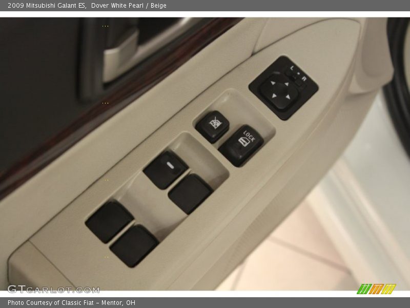 Dover White Pearl / Beige 2009 Mitsubishi Galant ES