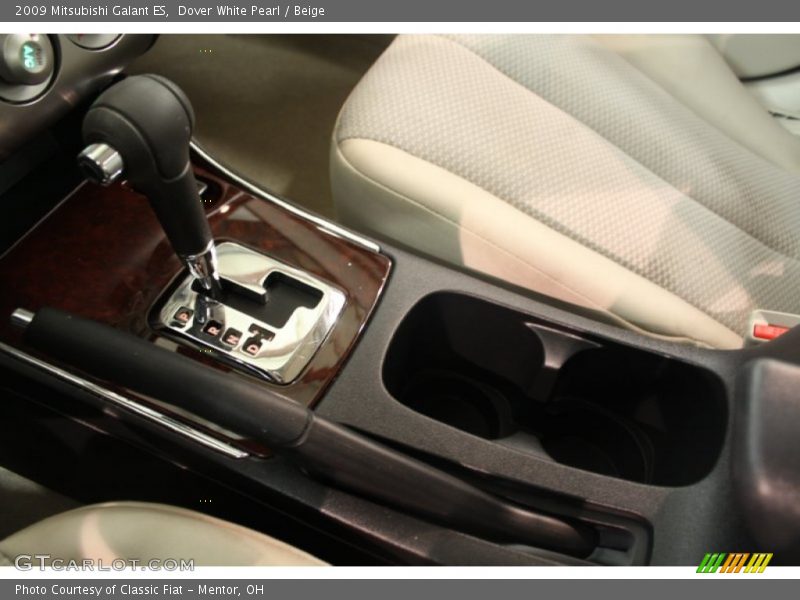 Dover White Pearl / Beige 2009 Mitsubishi Galant ES