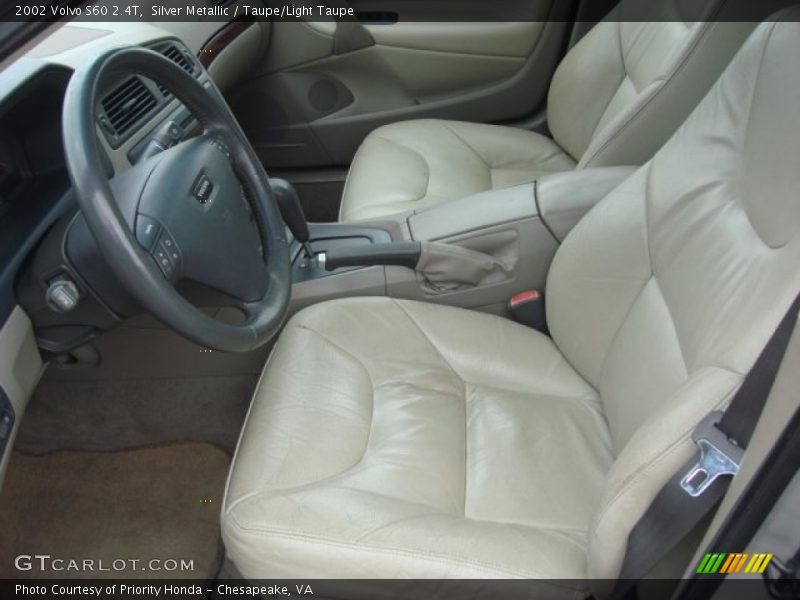 Front Seat of 2002 S60 2.4T