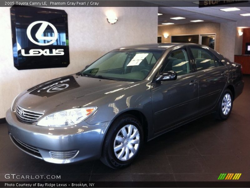 Phantom Gray Pearl / Gray 2005 Toyota Camry LE