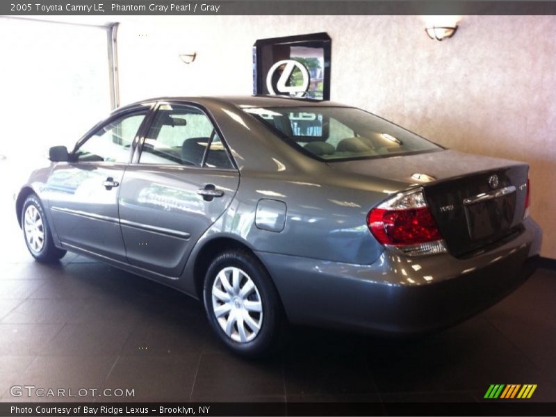 Phantom Gray Pearl / Gray 2005 Toyota Camry LE