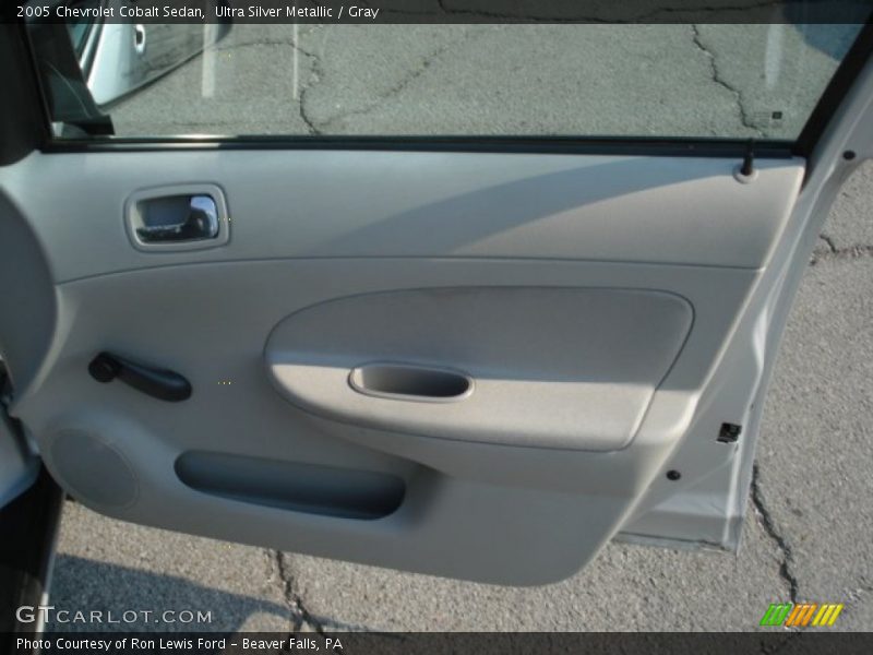 Ultra Silver Metallic / Gray 2005 Chevrolet Cobalt Sedan