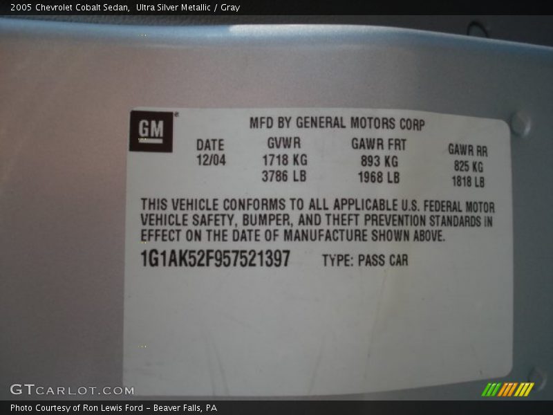Ultra Silver Metallic / Gray 2005 Chevrolet Cobalt Sedan
