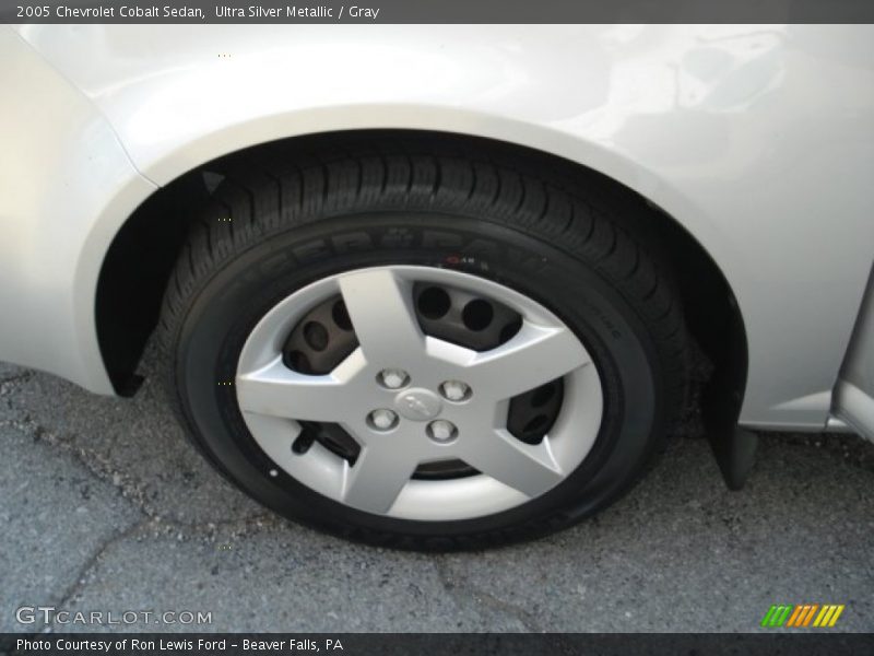 Ultra Silver Metallic / Gray 2005 Chevrolet Cobalt Sedan