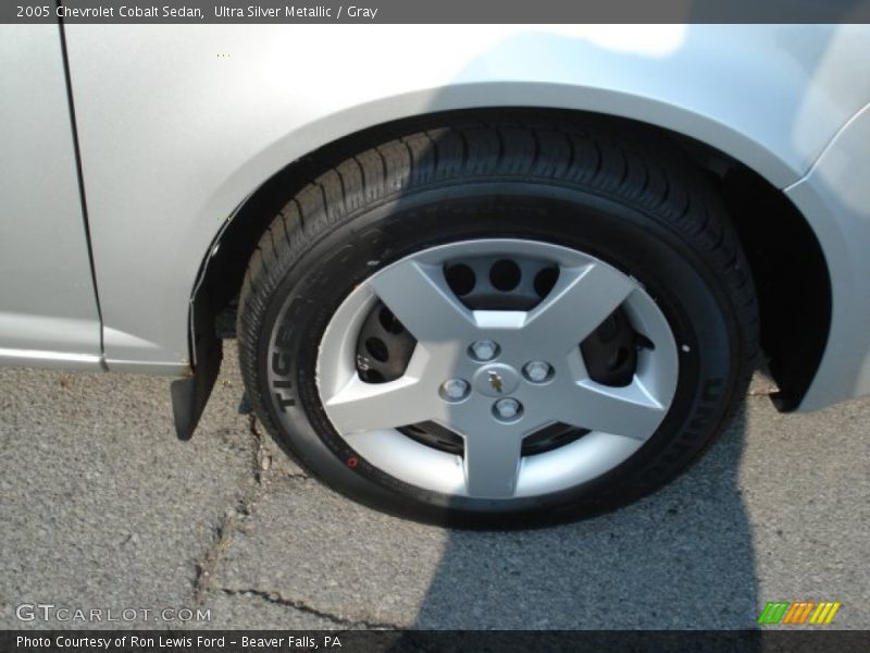 Ultra Silver Metallic / Gray 2005 Chevrolet Cobalt Sedan