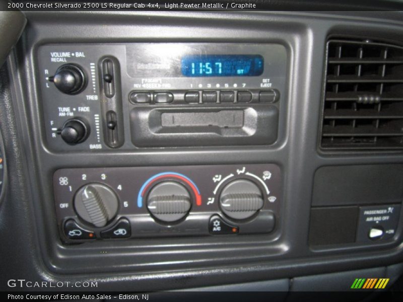 Light Pewter Metallic / Graphite 2000 Chevrolet Silverado 2500 LS Regular Cab 4x4