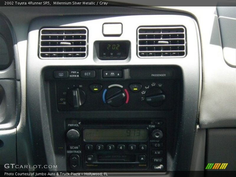 Millennium Silver Metallic / Gray 2002 Toyota 4Runner SR5