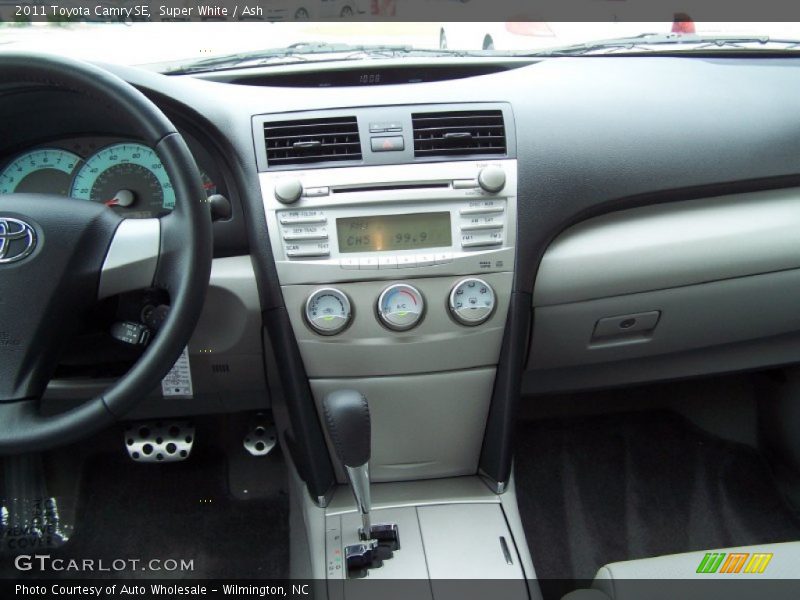 Super White / Ash 2011 Toyota Camry SE