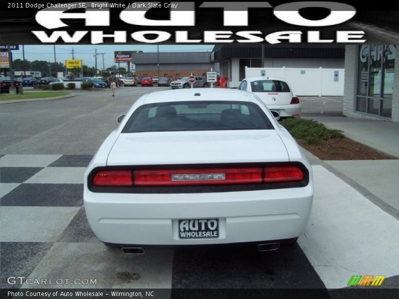 Bright White / Dark Slate Gray 2011 Dodge Challenger SE