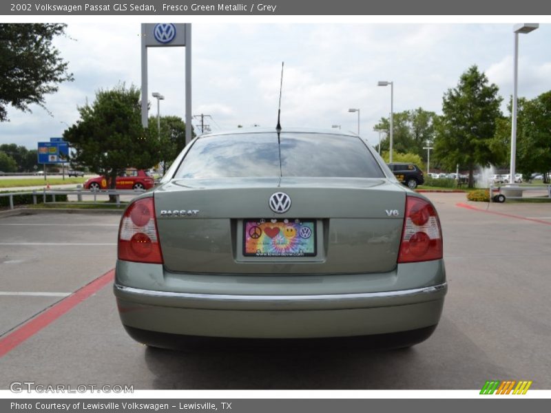 Fresco Green Metallic / Grey 2002 Volkswagen Passat GLS Sedan