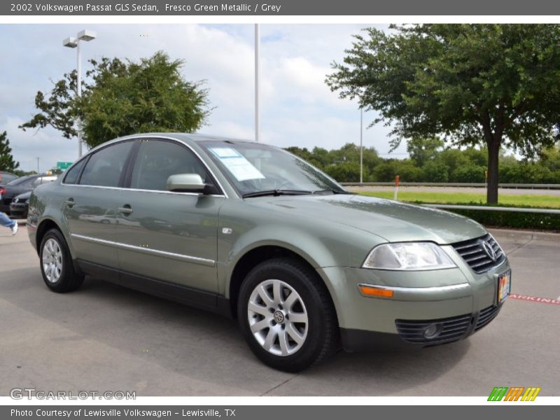Front 3/4 View of 2002 Passat GLS Sedan