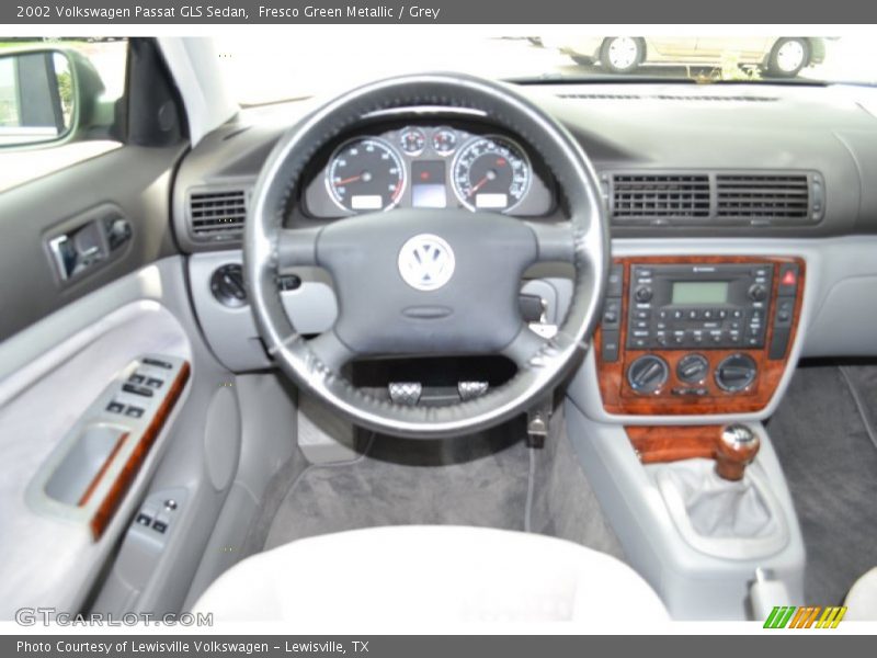 Fresco Green Metallic / Grey 2002 Volkswagen Passat GLS Sedan