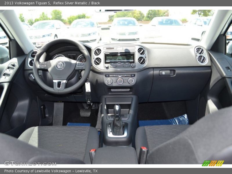 Dashboard of 2013 Tiguan S