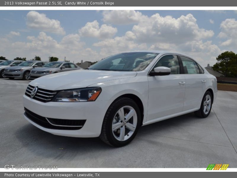 Front 3/4 View of 2013 Passat 2.5L SE