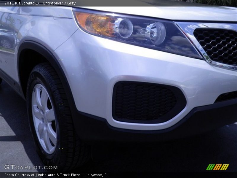 Bright Silver / Gray 2011 Kia Sorento LX