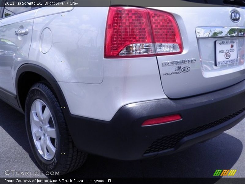 Bright Silver / Gray 2011 Kia Sorento LX