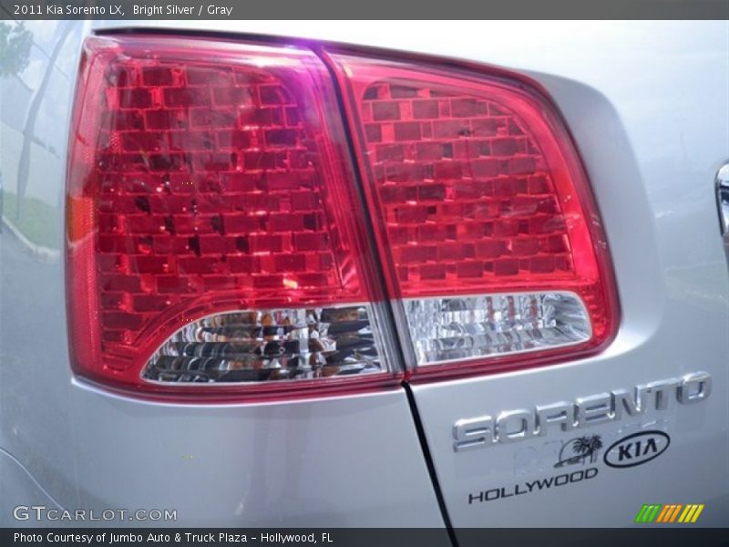 Bright Silver / Gray 2011 Kia Sorento LX
