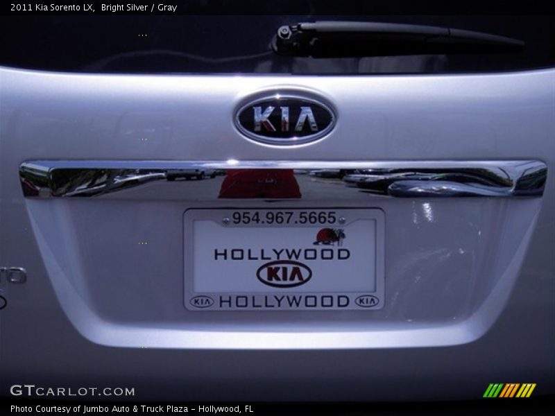 Bright Silver / Gray 2011 Kia Sorento LX