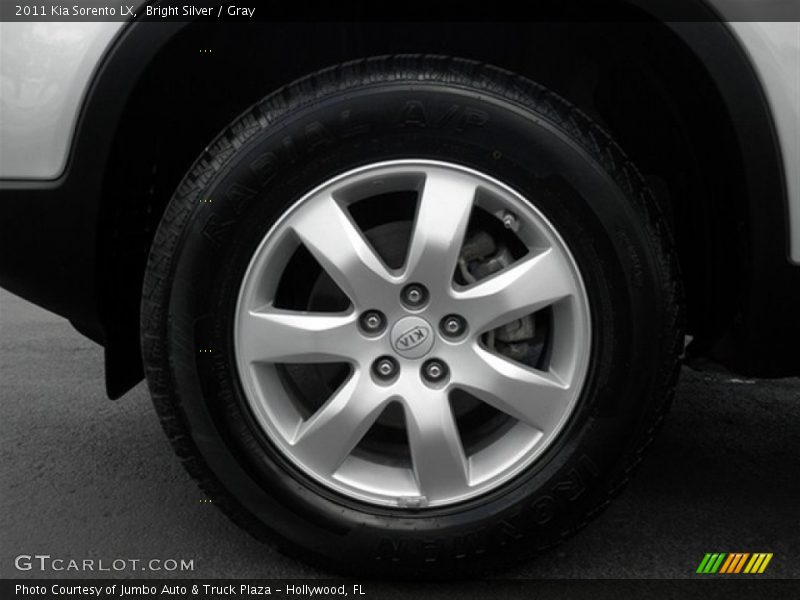 Bright Silver / Gray 2011 Kia Sorento LX