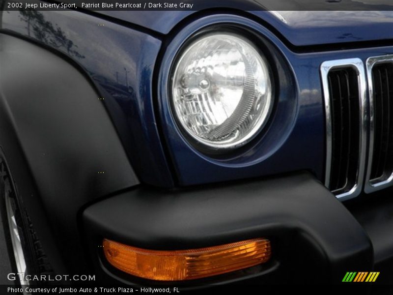 Patriot Blue Pearlcoat / Dark Slate Gray 2002 Jeep Liberty Sport