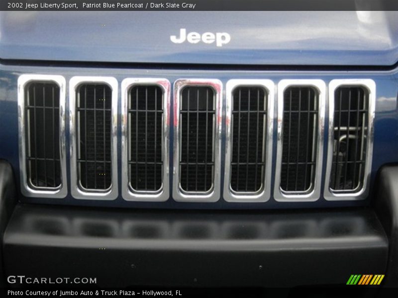 Patriot Blue Pearlcoat / Dark Slate Gray 2002 Jeep Liberty Sport