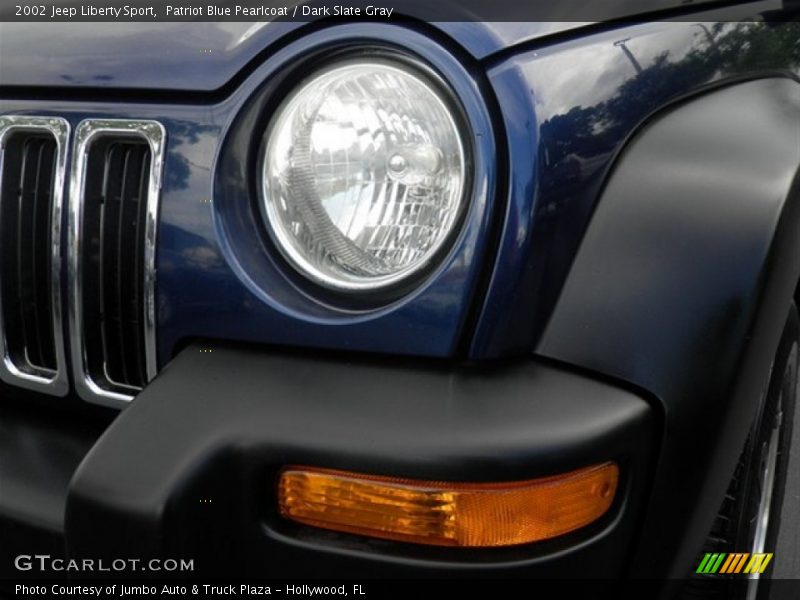 Patriot Blue Pearlcoat / Dark Slate Gray 2002 Jeep Liberty Sport