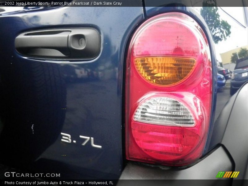 Patriot Blue Pearlcoat / Dark Slate Gray 2002 Jeep Liberty Sport