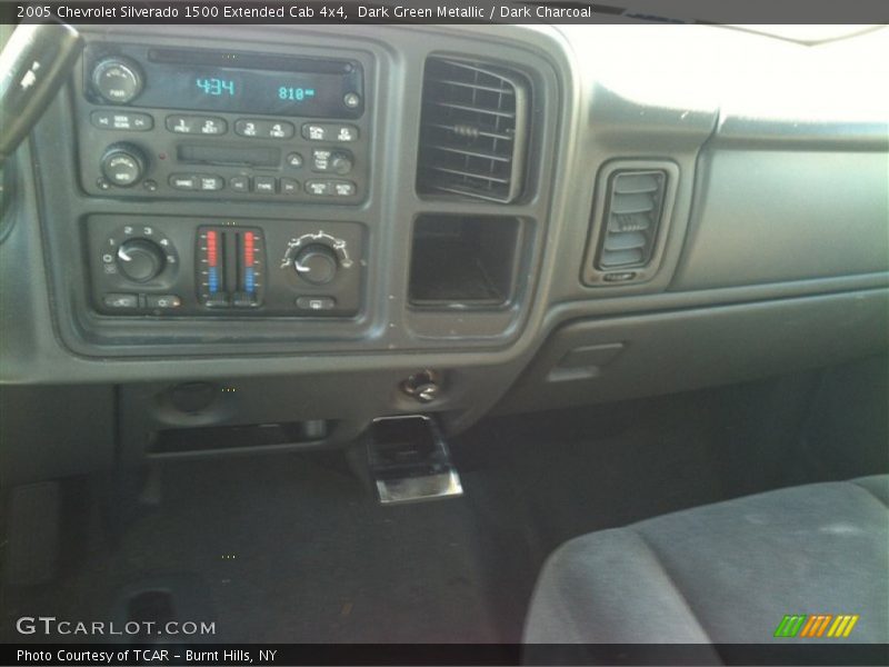 Dark Green Metallic / Dark Charcoal 2005 Chevrolet Silverado 1500 Extended Cab 4x4