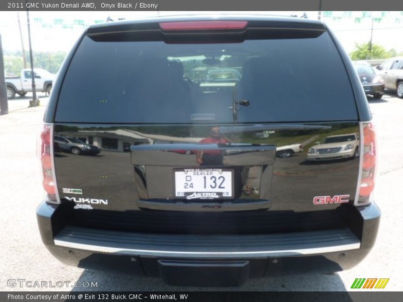 Onyx Black / Ebony 2011 GMC Yukon Denali AWD