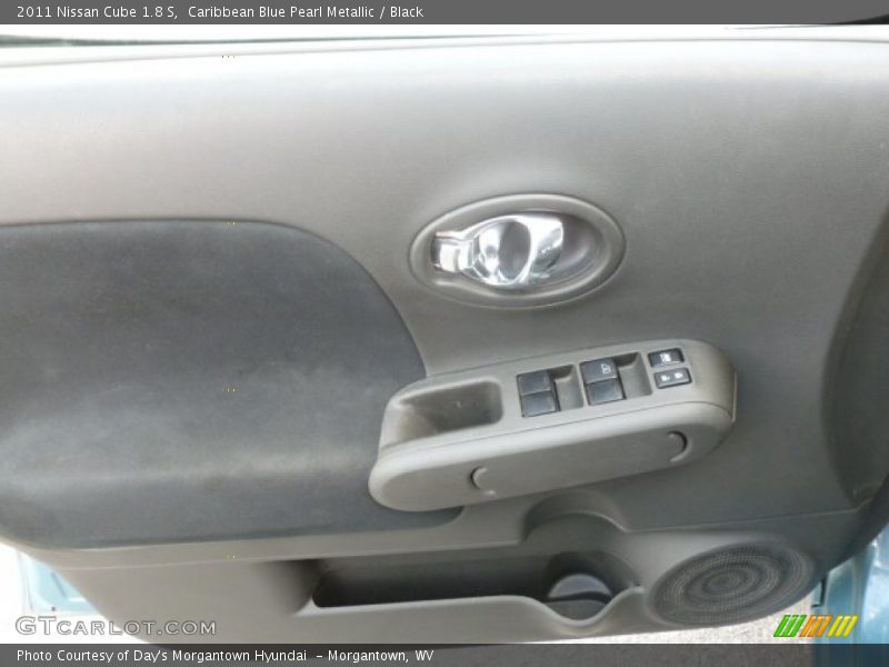 Caribbean Blue Pearl Metallic / Black 2011 Nissan Cube 1.8 S