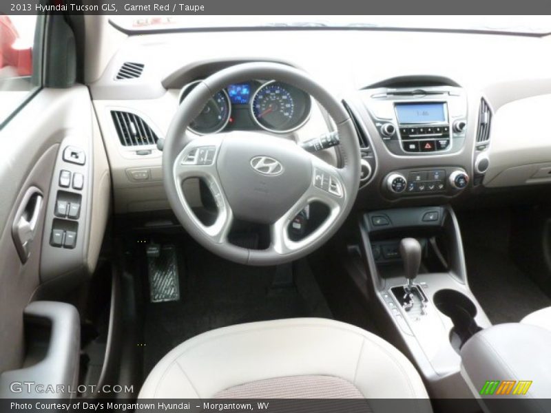 Dashboard of 2013 Tucson GLS