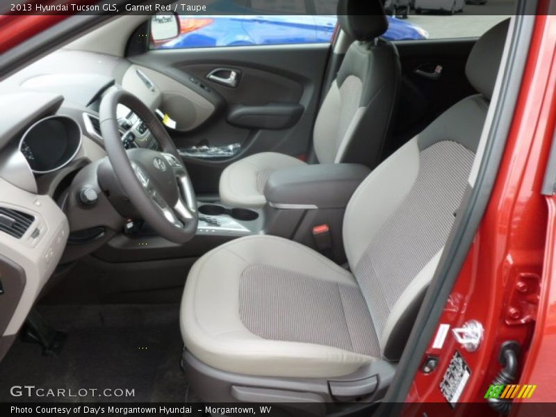 Front Seat of 2013 Tucson GLS