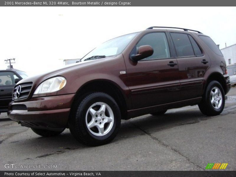 Front 3/4 View of 2001 ML 320 4Matic
