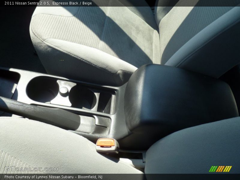 Espresso Black / Beige 2011 Nissan Sentra 2.0 S