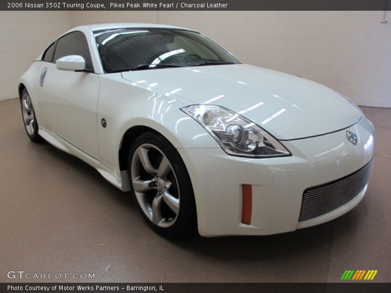 Front 3/4 View of 2006 350Z Touring Coupe