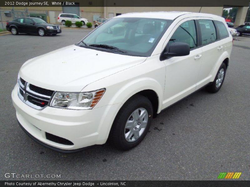 Front 3/4 View of 2012 Journey SE