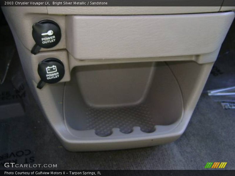Bright Silver Metallic / Sandstone 2003 Chrysler Voyager LX