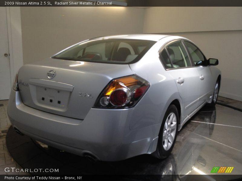 Radiant Silver Metallic / Charcoal 2009 Nissan Altima 2.5 SL