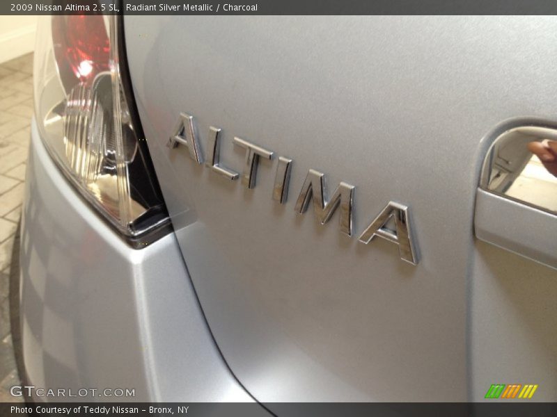 Radiant Silver Metallic / Charcoal 2009 Nissan Altima 2.5 SL