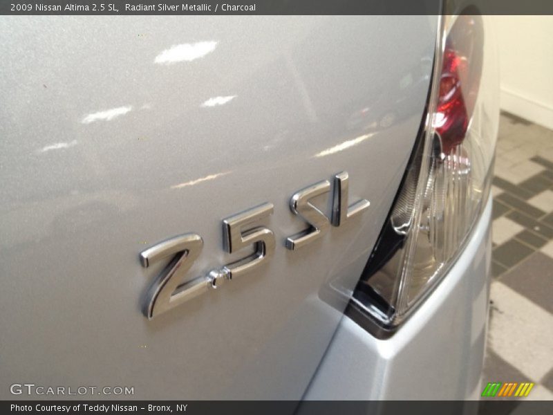 Radiant Silver Metallic / Charcoal 2009 Nissan Altima 2.5 SL