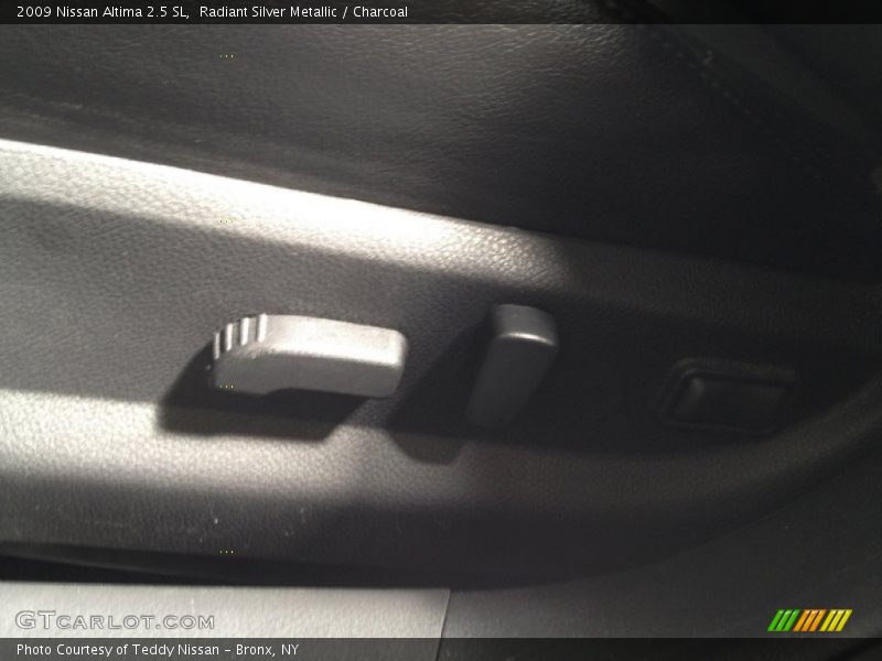 Radiant Silver Metallic / Charcoal 2009 Nissan Altima 2.5 SL