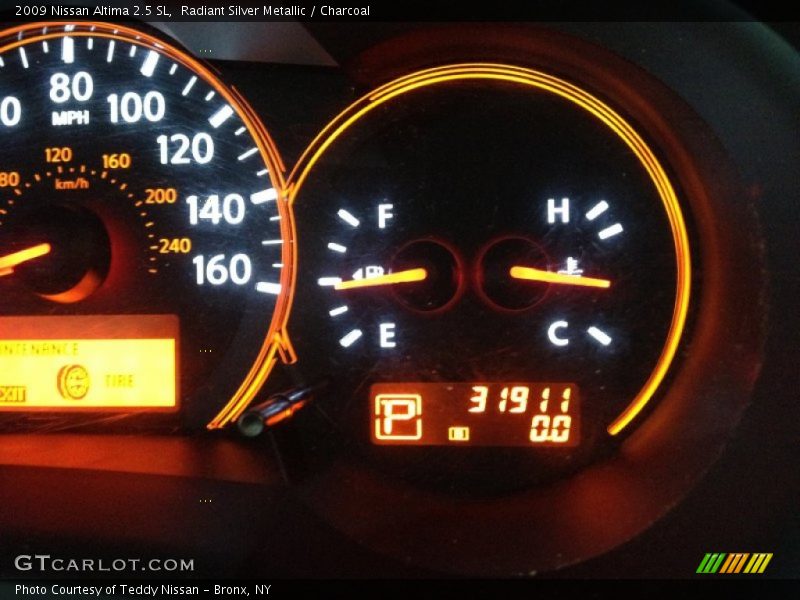Radiant Silver Metallic / Charcoal 2009 Nissan Altima 2.5 SL