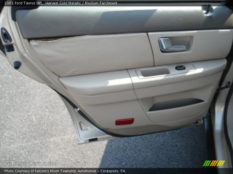 Harvest Gold Metallic / Medium Parchment 2001 Ford Taurus SES