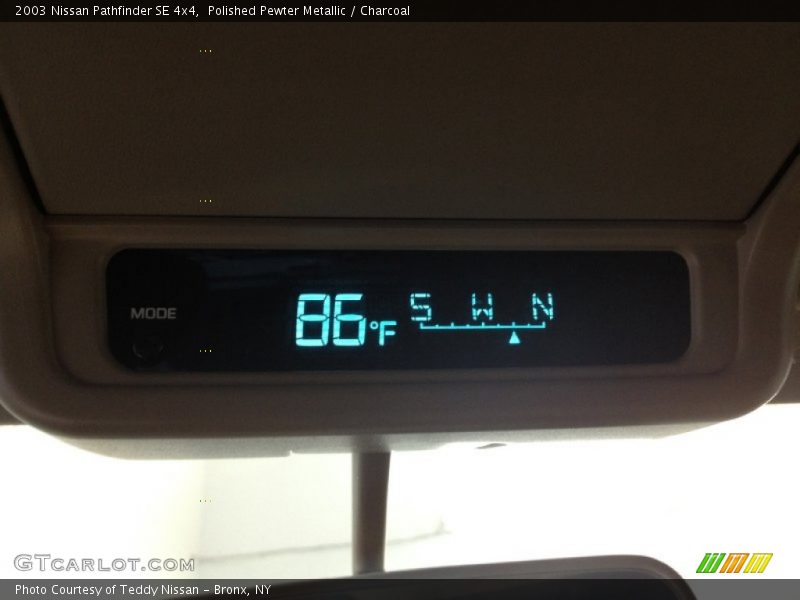 Polished Pewter Metallic / Charcoal 2003 Nissan Pathfinder SE 4x4
