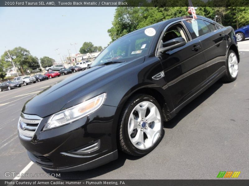 Tuxedo Black Metallic / Charcoal Black 2010 Ford Taurus SEL AWD