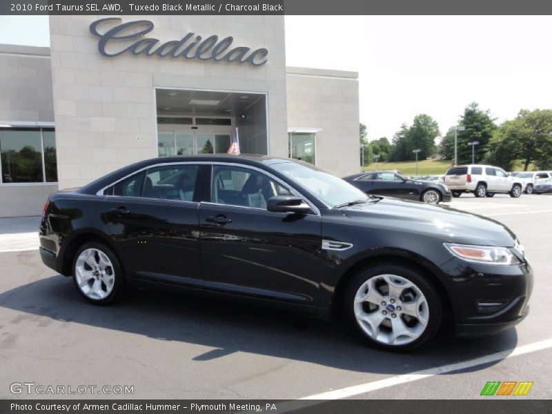 Tuxedo Black Metallic / Charcoal Black 2010 Ford Taurus SEL AWD