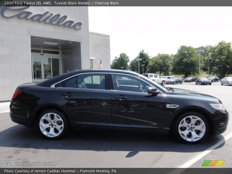 Tuxedo Black Metallic / Charcoal Black 2010 Ford Taurus SEL AWD