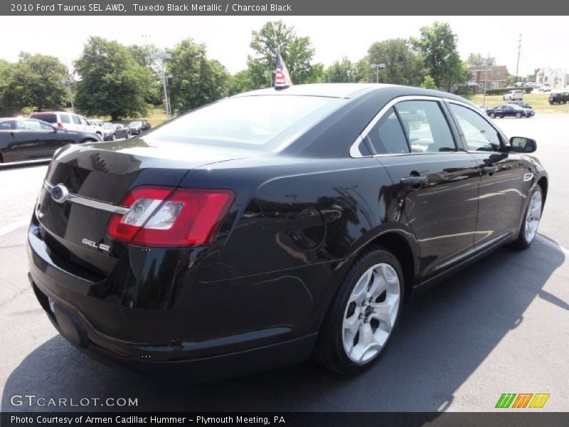 Tuxedo Black Metallic / Charcoal Black 2010 Ford Taurus SEL AWD